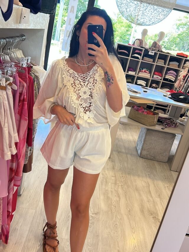Ultimi nuovi arrivi IN SALDO 😎❤️Per vederli tutti però devi passare in negozio 🤩#chic#chicabbigliamento#sanmarinoPer info prezzi, taglie o spedizioni contattati in direct o su whatsapp 📲