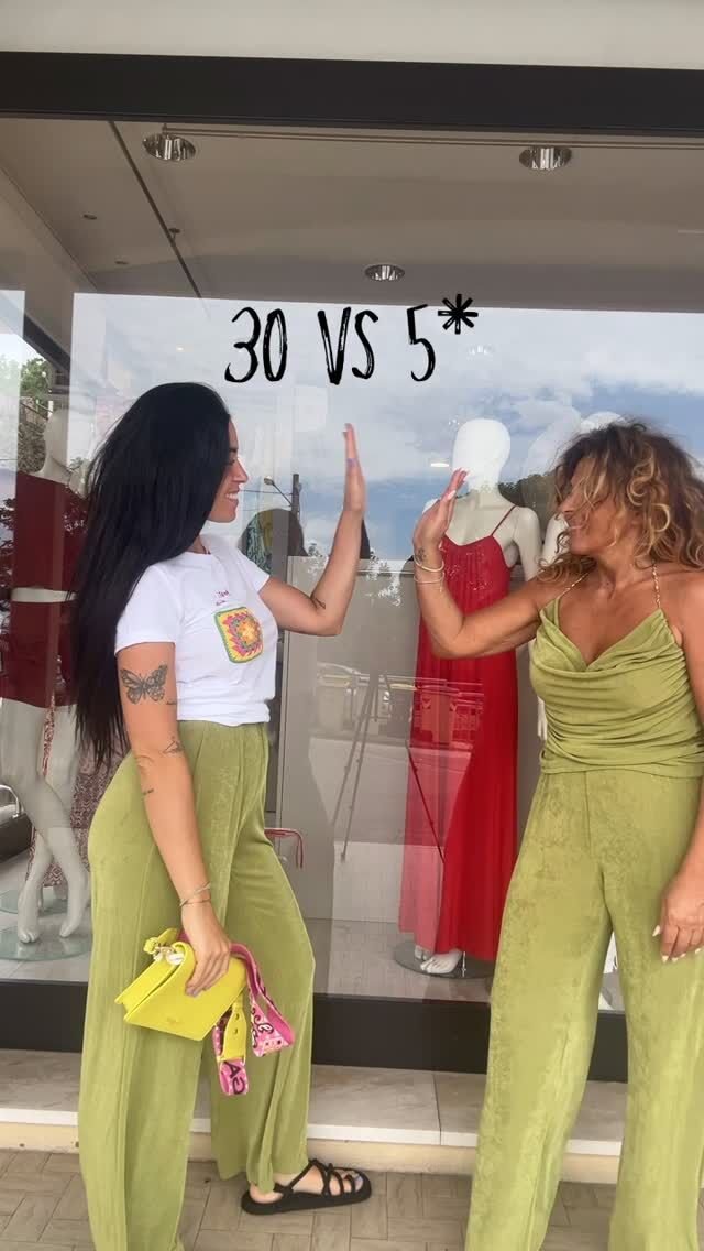 30 vs 5*4 look perfetti per ogni età 😎basta un pizzico di fantasia e un tocco Chic 💞#chic#chicabbigliamento#sanmarino📍Via del serrone 154 murata RSM⏱️Siamo aperti dal lunedì al sabato
9.15-12.30  15.00-19.30🚚 spedizioni in tutta Italia 24\48 ore📞 contatti: whatsapp 3898381855