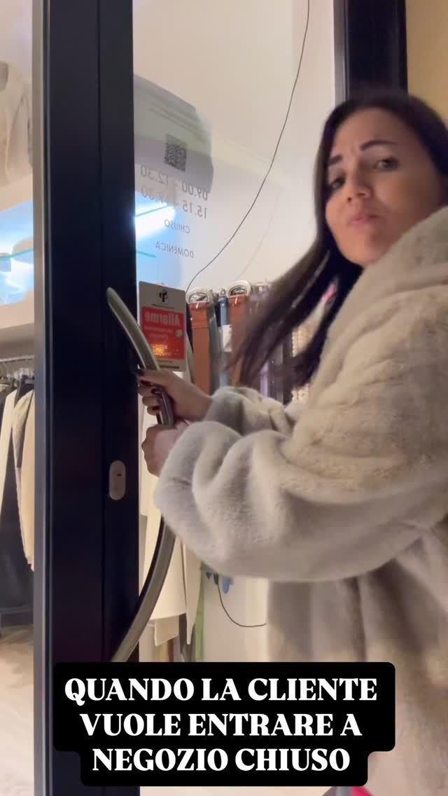 Con questo Reel divertente vi ricordiamo i nostri orari di apertura dal lunedì al sabato la mattina dalle ore 9:15 alle ore 12:00 e il pomeriggio dalle ore 15:15 alle ore 19:00.  Hai orari impossibili? Nessun problema! Scrivici e organizziamo insieme il tuo momento da personal shopper anche fuori orario ❤️🩷❤️ #personalshopperph #chicabbigliamento