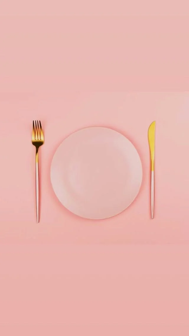 Ad ogni outfit il suo dolce 🍰Il tuo preferito qual’e ?! 😋#dolce#dolcelook#dolceoutfitPer info prezzi, taglie o spedizioni contattati in direct o su whatsapp al numero 3898381855 📱