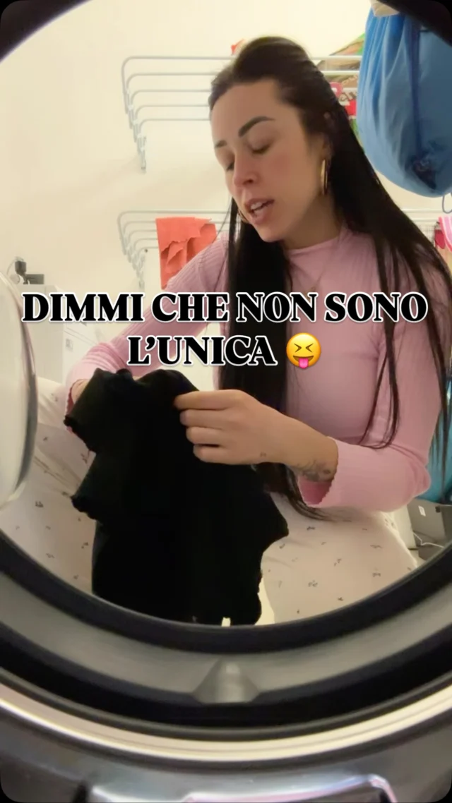 Mi sono adattata a tante cose… ti adatterai anche tu 😌🌀Dimmi che non sono l’unica 👀Chi come me?😂
Team lavatrice o team lavanderia? 🫧